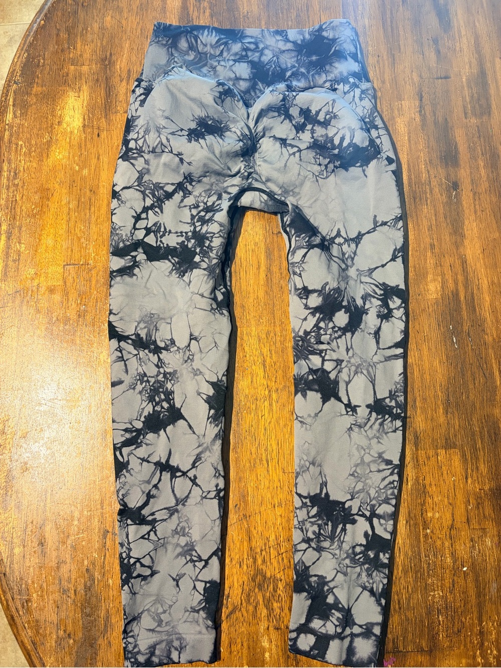 Gray & Black Tie-Dye High-Waist Booty Lifting Leggings